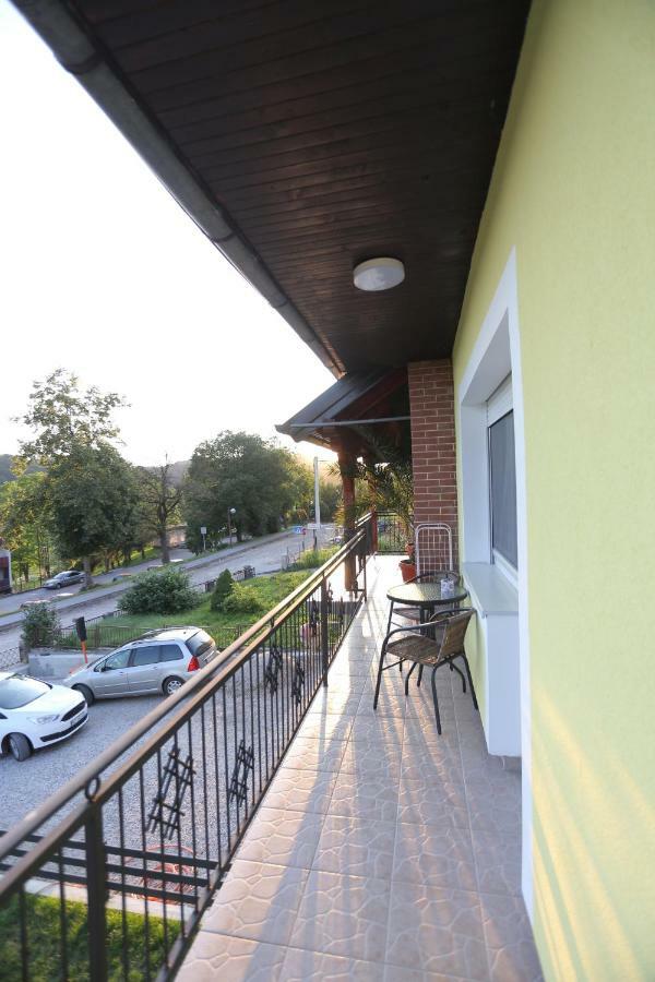 Apartmani Ksenija Krapinske Toplice Exteriör bild